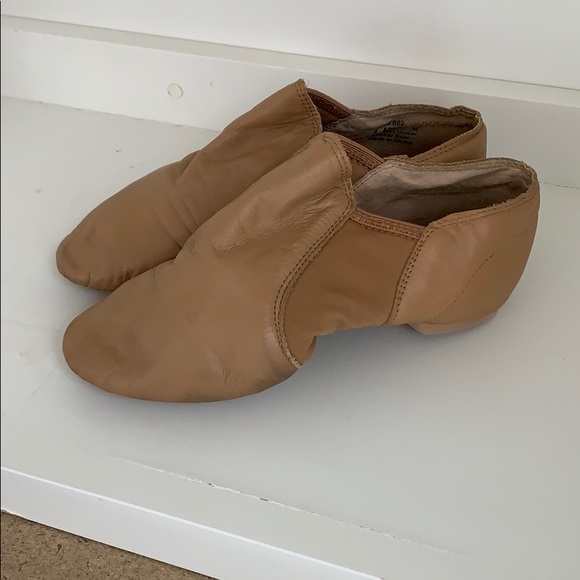Tan split sole jazz dance shoes size 8 women